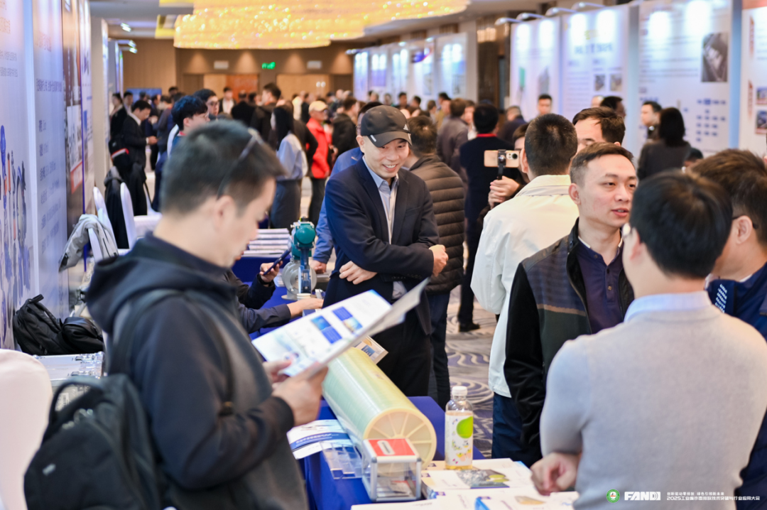 嘉戎技術(shù)展位現場(chǎng)